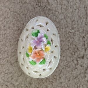 Egg shaped trinket tray